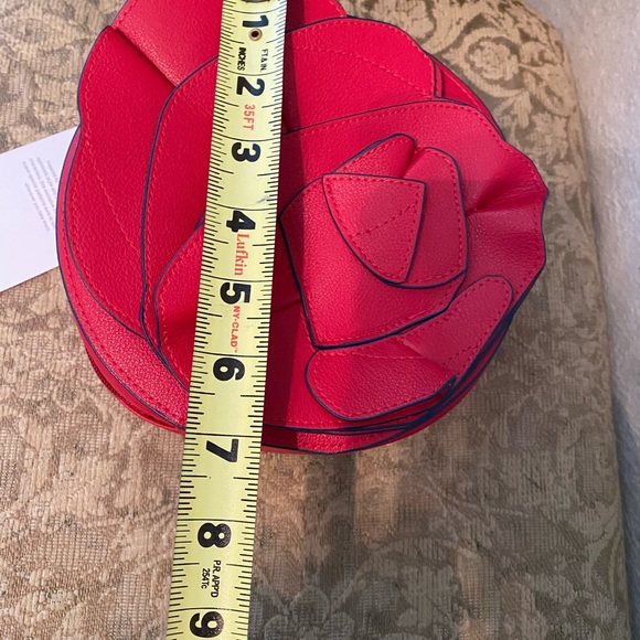 NWT Vera Bradley Disney  Limited Edition Beauty and The Beast Rose Cosmetic Bag - Picture 10 of 12